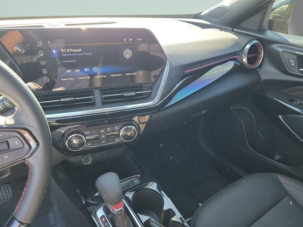 Used 2024 Chevrolet Trax RS w/ Driver Confidence Package image 29