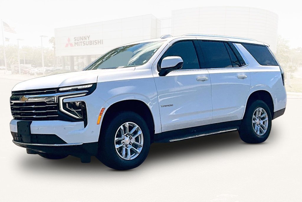 Used 2025 Chevrolet Tahoe LT AWD/4WD image 1