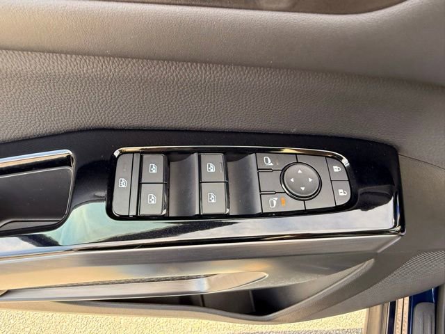 New 2026 Nissan Pathfinder SL image 11