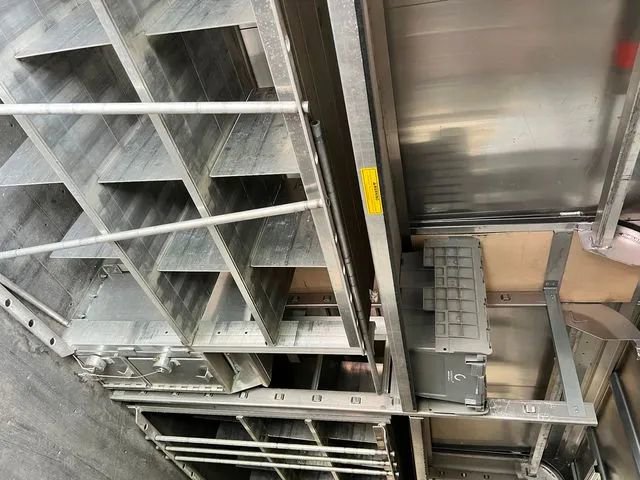 Used 2016 Chevrolet Express 4500 image 36