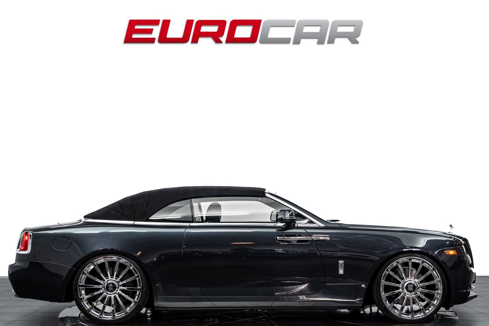 Used 2018 Rolls-Royce Dawn RWD image 8