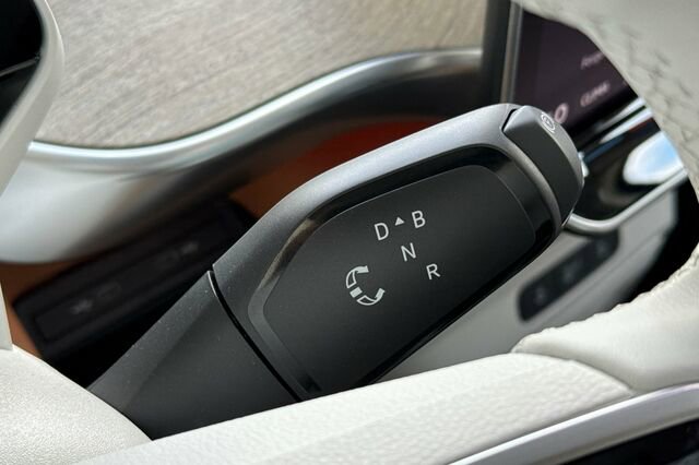 New 2025 Volkswagen ID. Buzz 1st Edition image 23