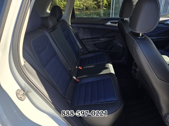 Used 2026 Volkswagen Taos SEL AWD/4WD image 18