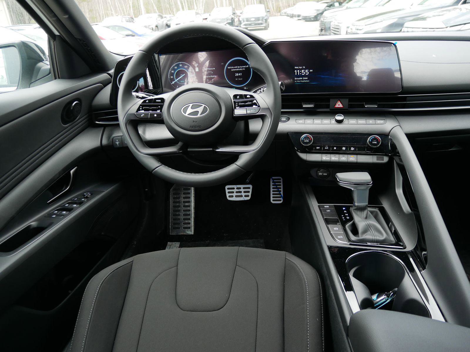 New 2025 Hyundai Elantra SEL image 8