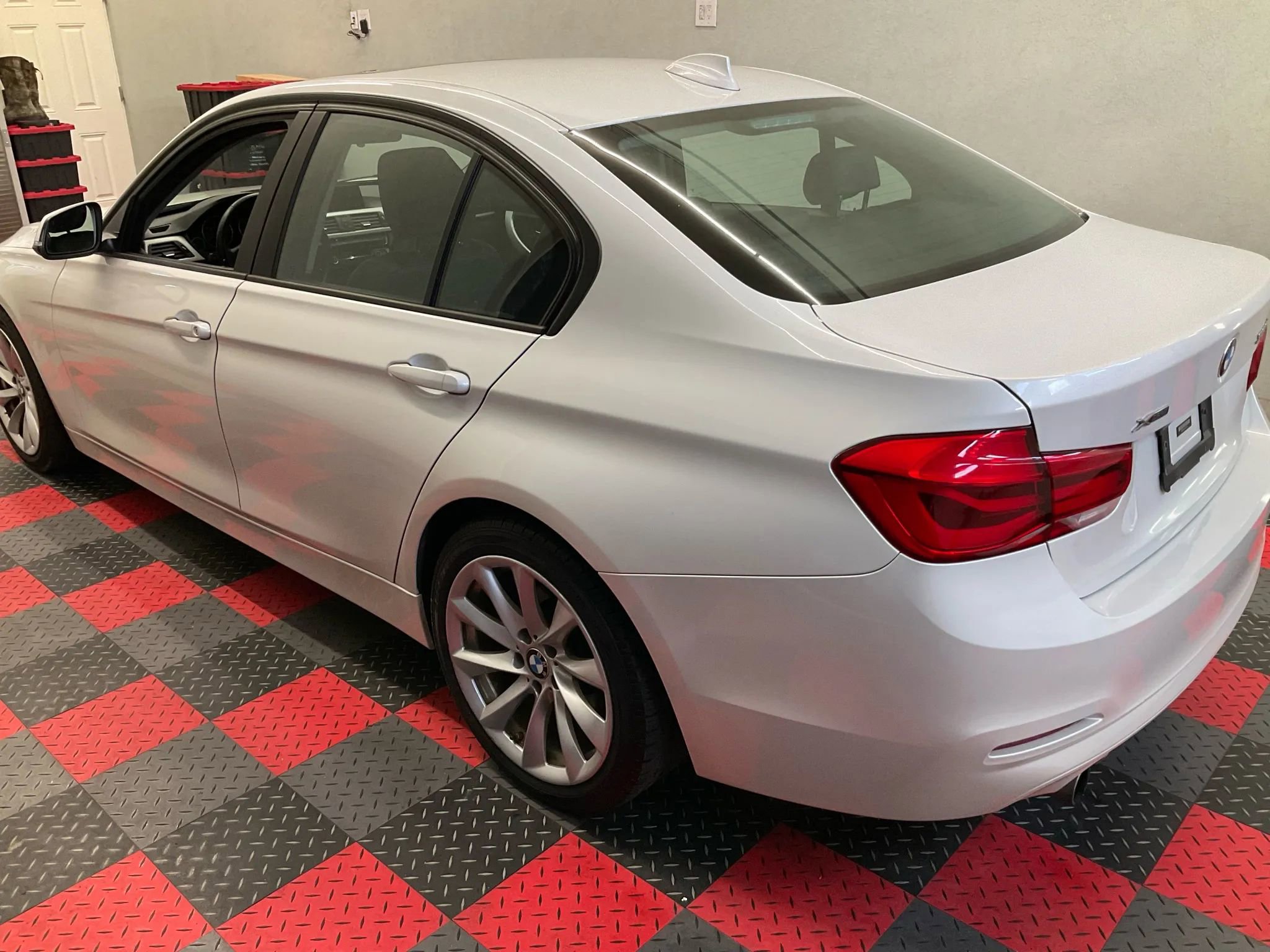 Used 2018 BMW 320i xDrive Sedan image 10