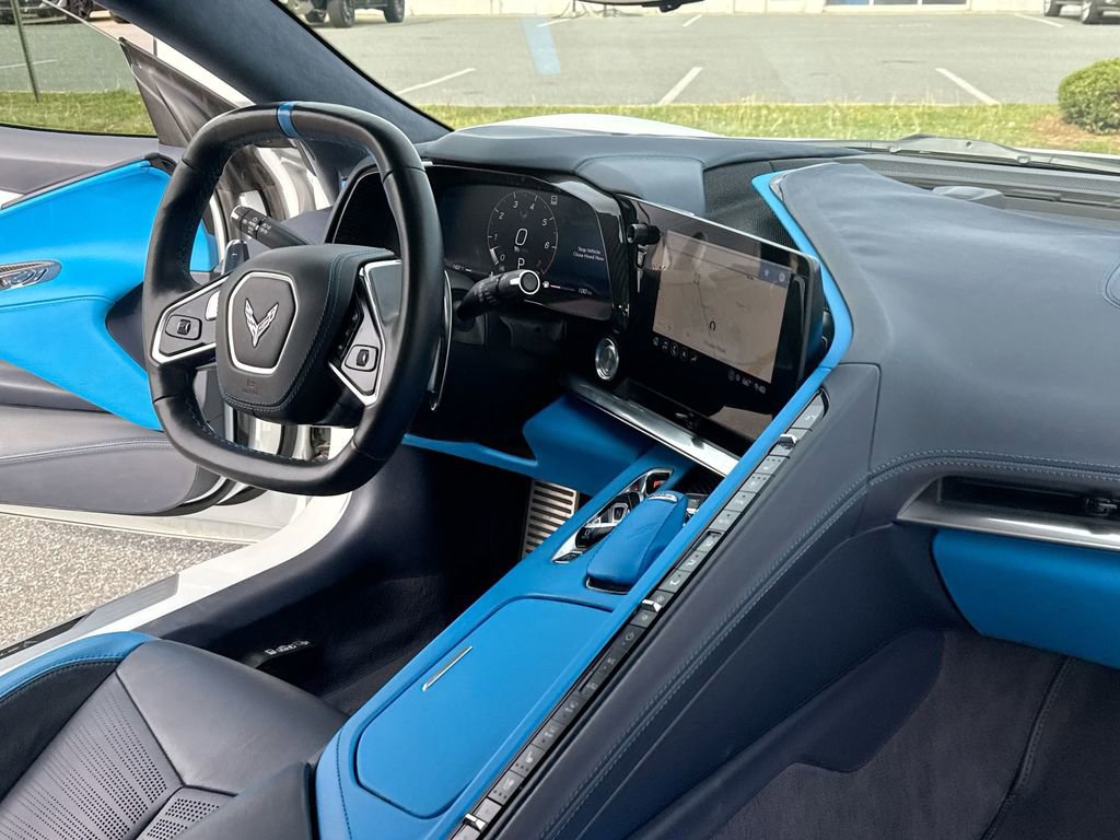 Used 2022 Chevrolet Corvette Stingray Premium Cpe w/ Z51 Performance Package image 25