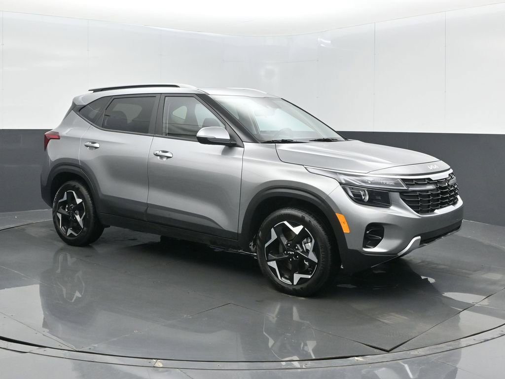 Used 2025 Kia Seltos S image 2