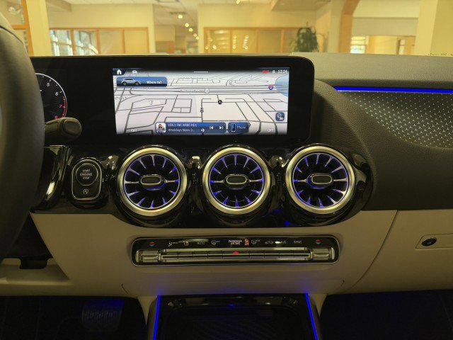 Used 2024 Mercedes-Benz GLA 250 4MATIC w/ Exclusive Package image 15