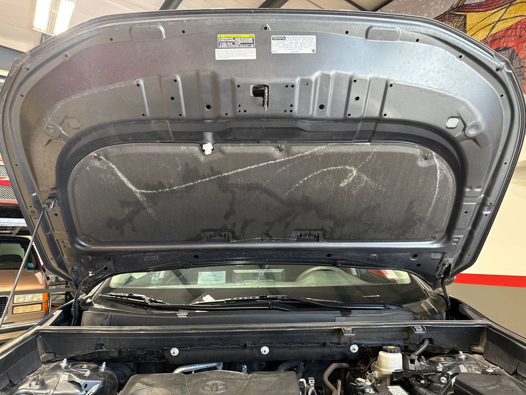 Used 2021 Toyota RAV4 LE AWD/4WD image 78