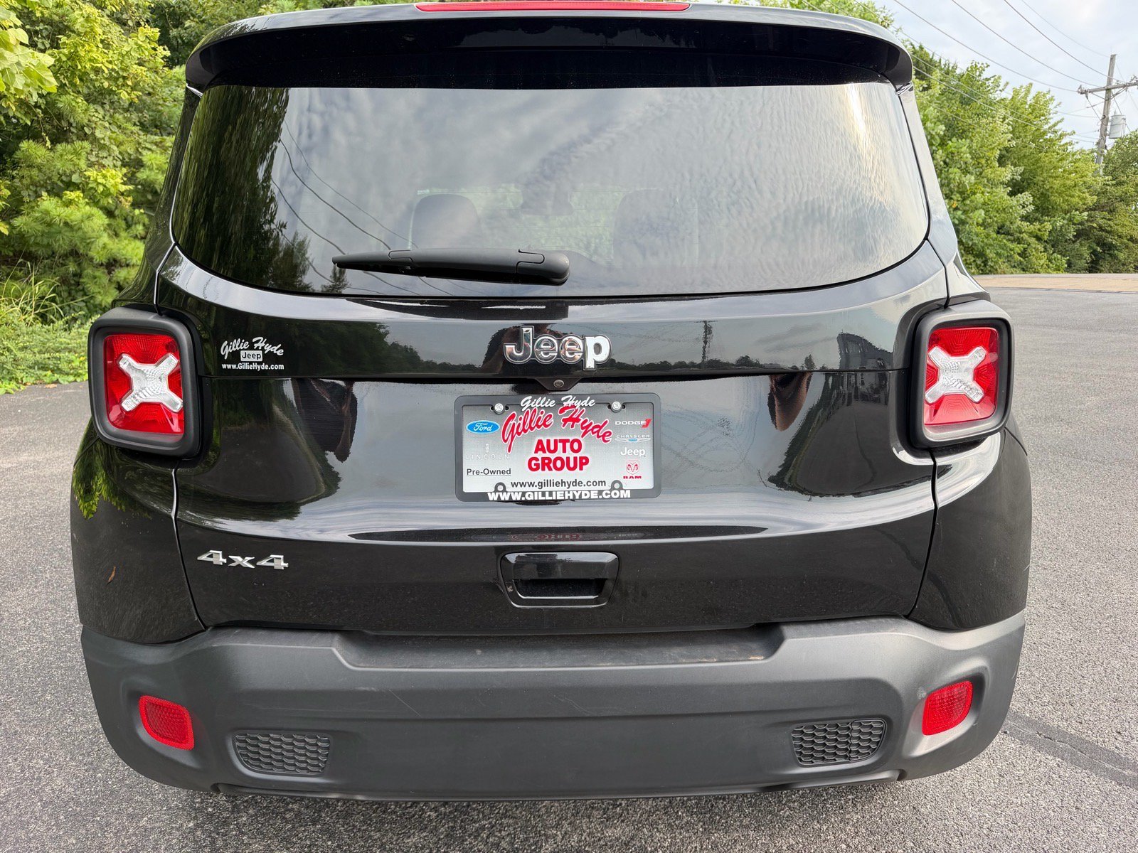 Used 2023 Jeep Renegade Latitude AWD/4WD image 13