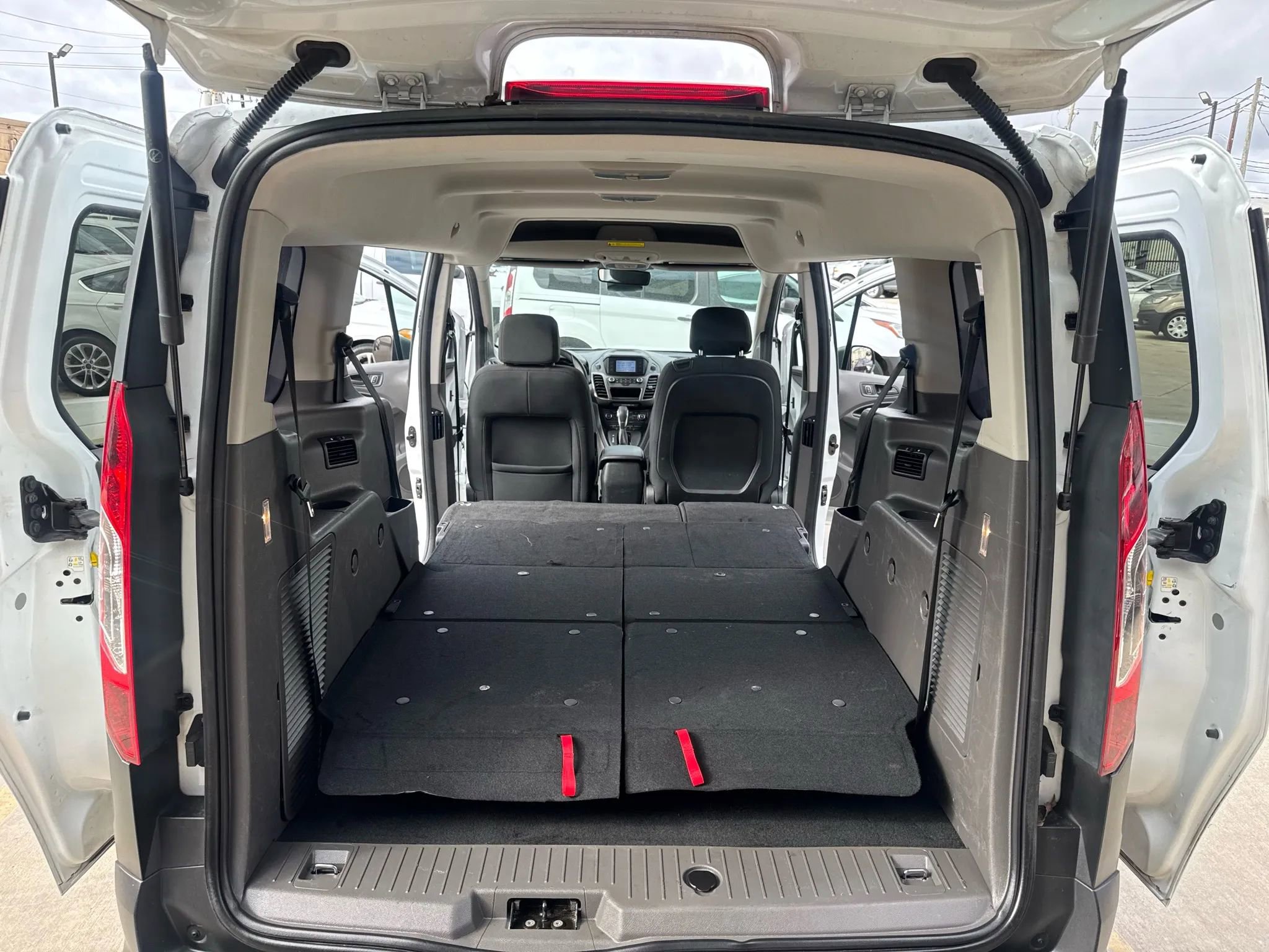 Used 2020 Ford Transit Connect XL image 36