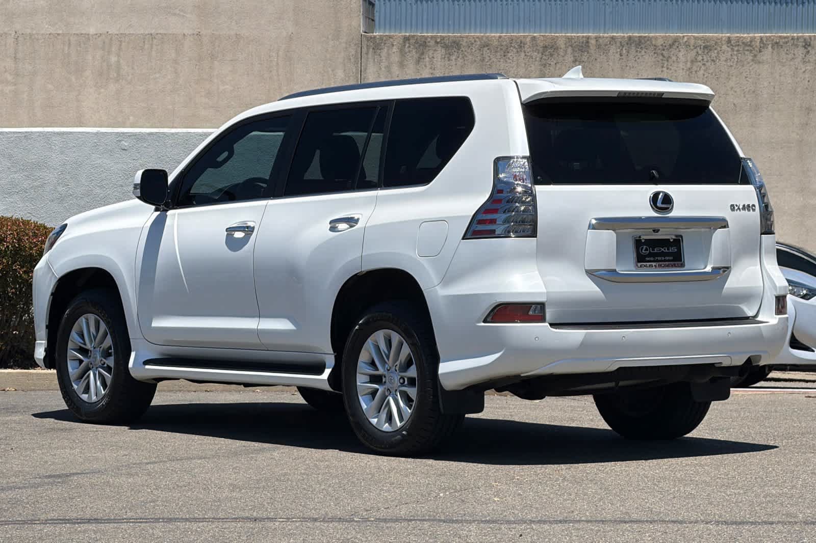 Used 2022 Lexus GX 460 Premium w/ Premium Package AWD/4WD image 7