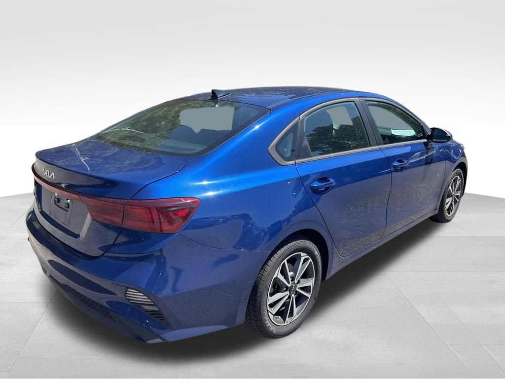 Used 2023 Kia Forte LXS FWD image 5