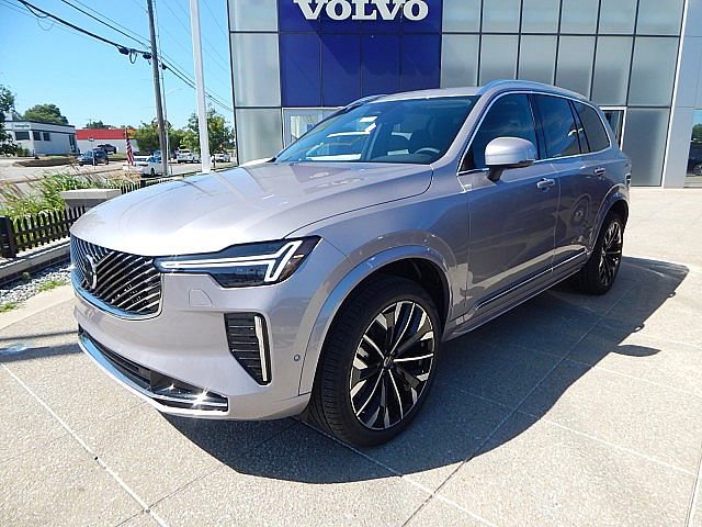 New 2026 Volvo XC90 B5 Plus image 3