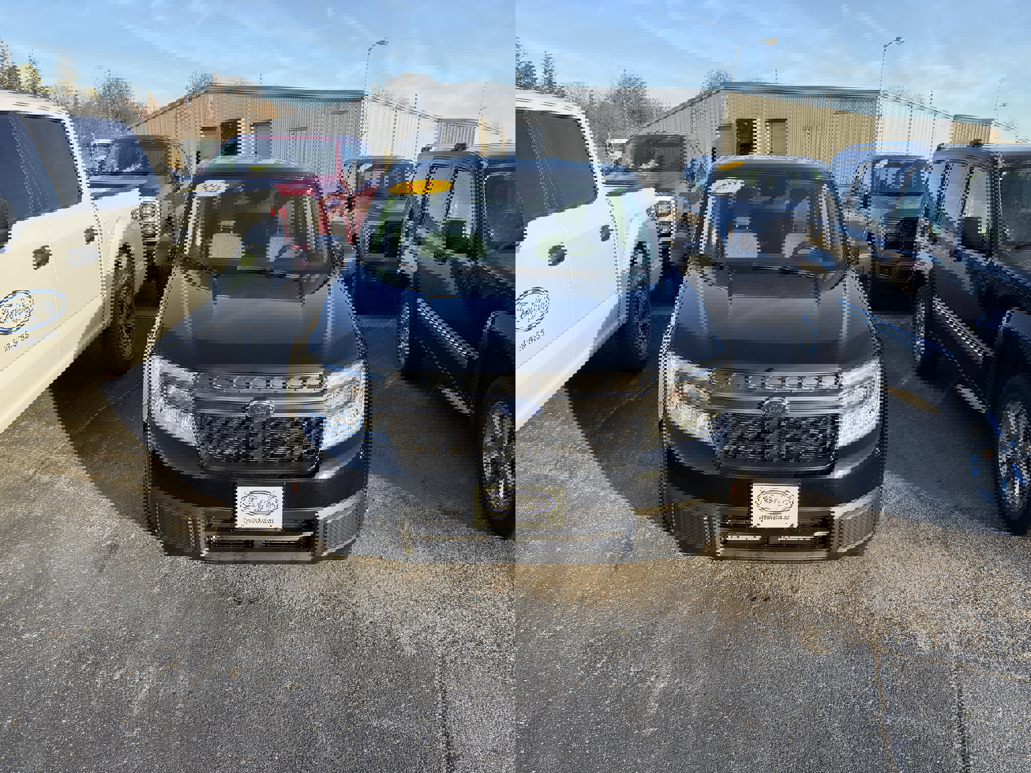 Used 2022 Ford Maverick XLT image 2