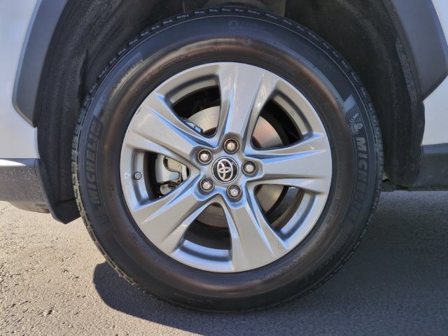 Used 2024 Toyota RAV4 LE AWD/4WD image 12