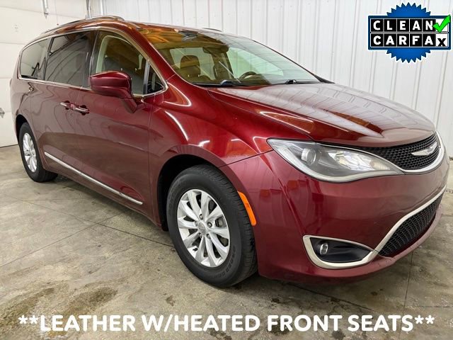 Used 2018 Chrysler Pacifica Touring-L FWD image 1
