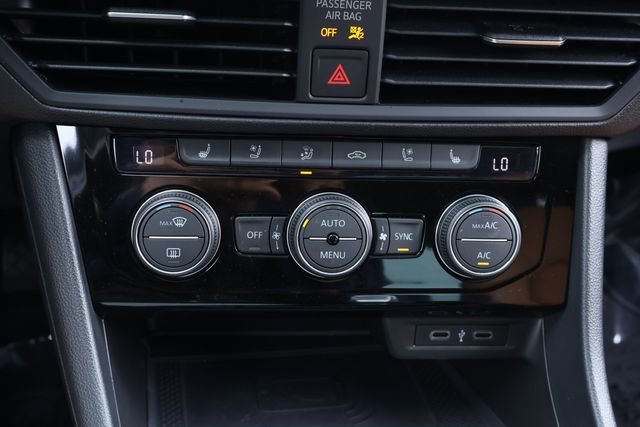 Certified 2022 Volkswagen Jetta SEL image 26