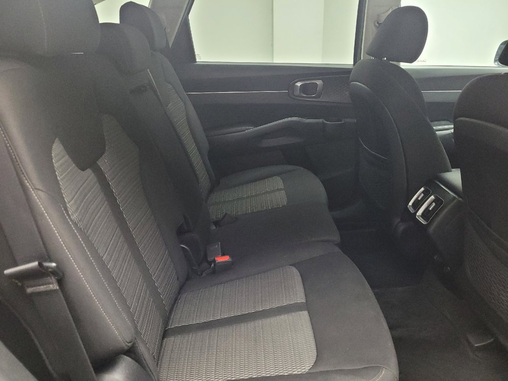 Used 2022 Kia Sorento LX image 19