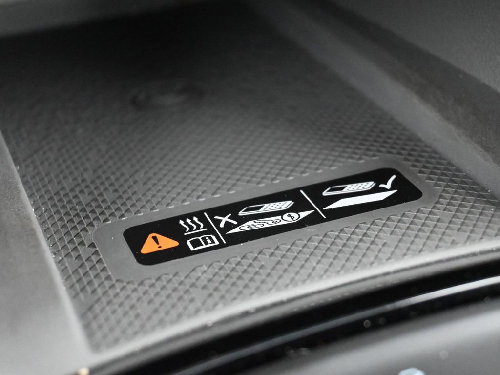 Used 2023 Chevrolet Bolt EUV Premier image 34