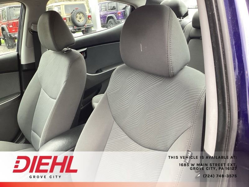 Used 2013 Hyundai Elantra GLS w/ Preferred Pkg image 17