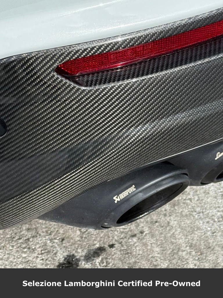 Used 2024 Lamborghini Urus Performante AWD/4WD image 12