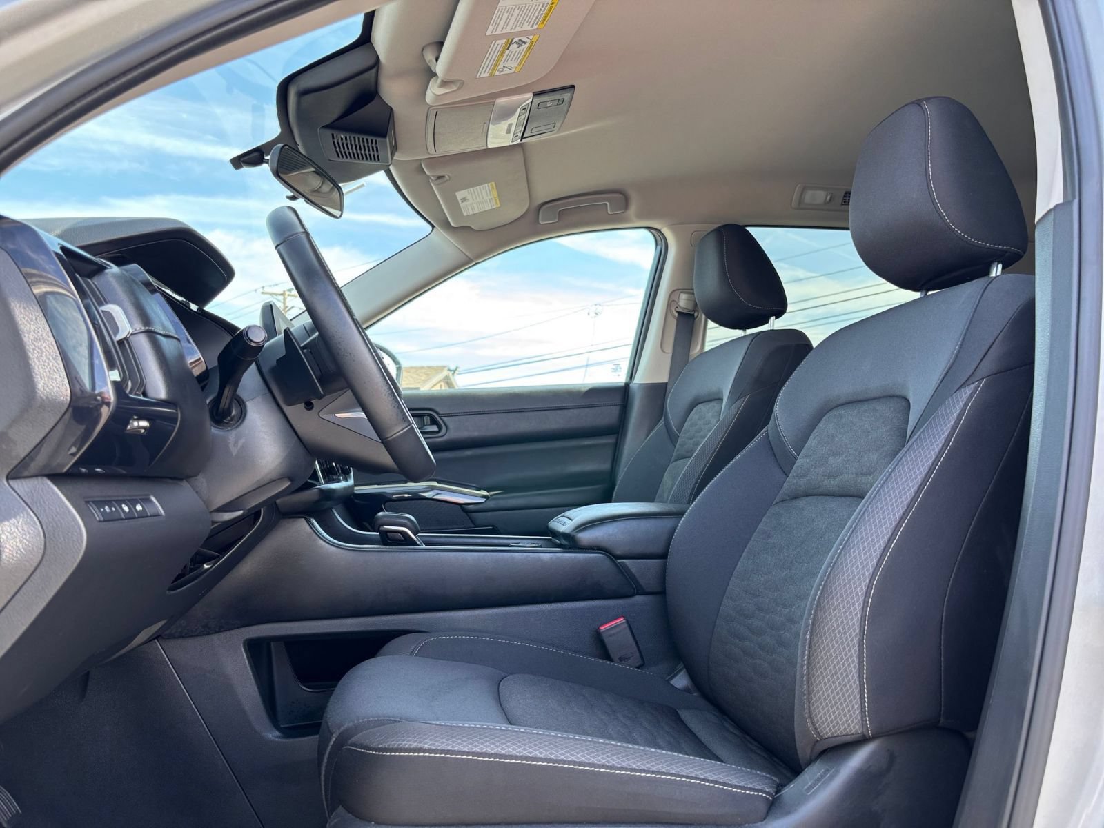 Used 2025 Nissan Pathfinder SV AWD/4WD image 24
