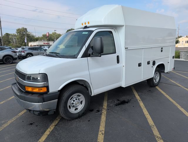 New 2026 Chevrolet Express 3500 w/ Power Convenience Package RWD video 2