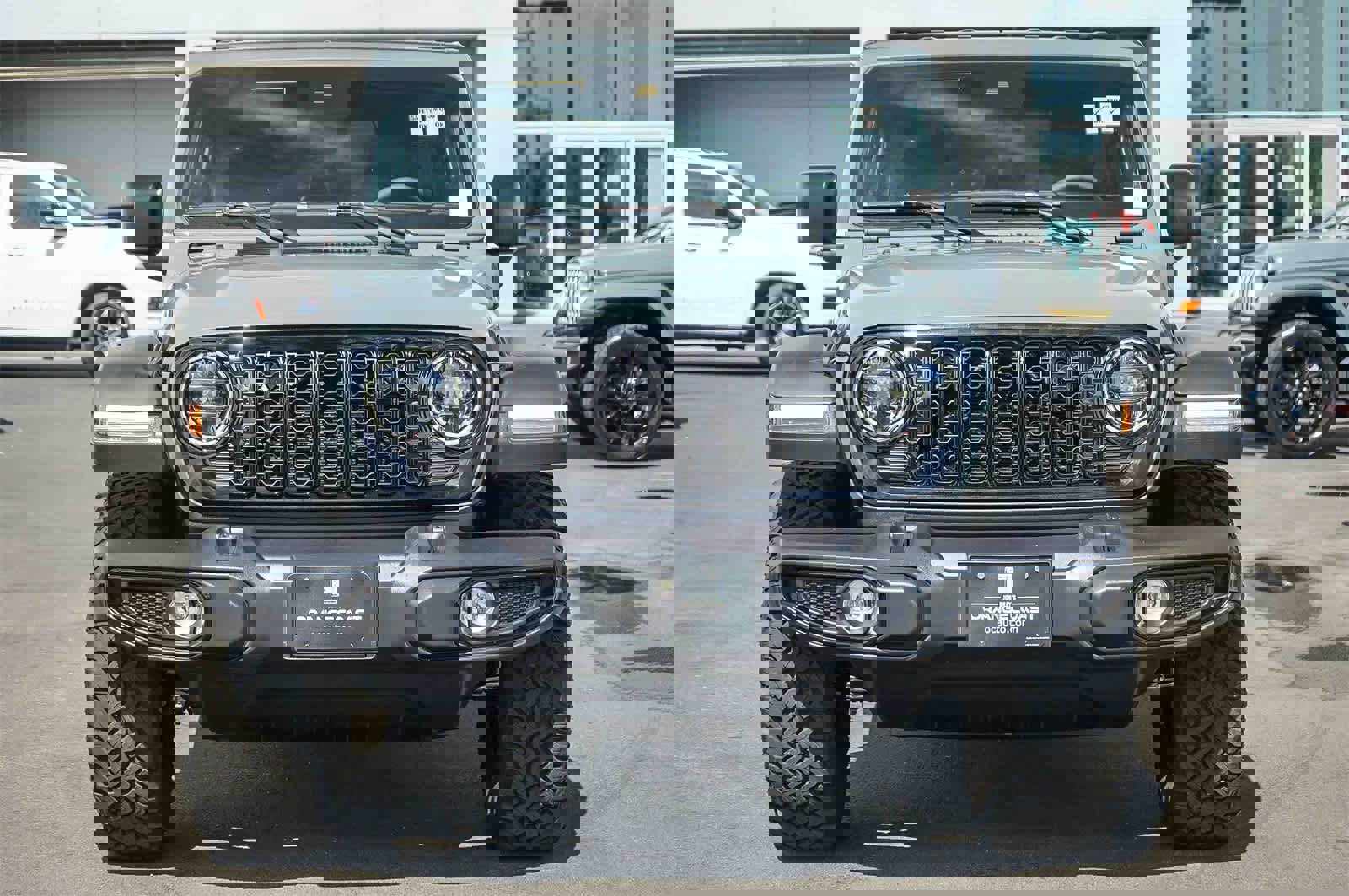 Used 2025 Jeep Wrangler Willys image 2