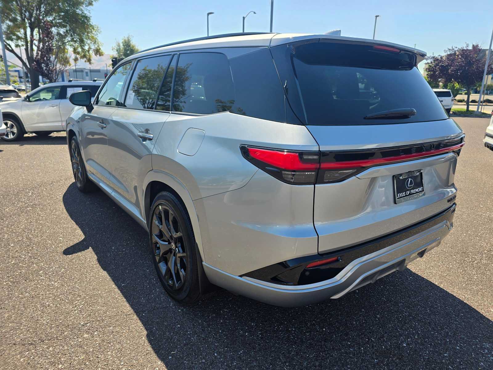 New 2026 Lexus TX 500h AWD image 5
