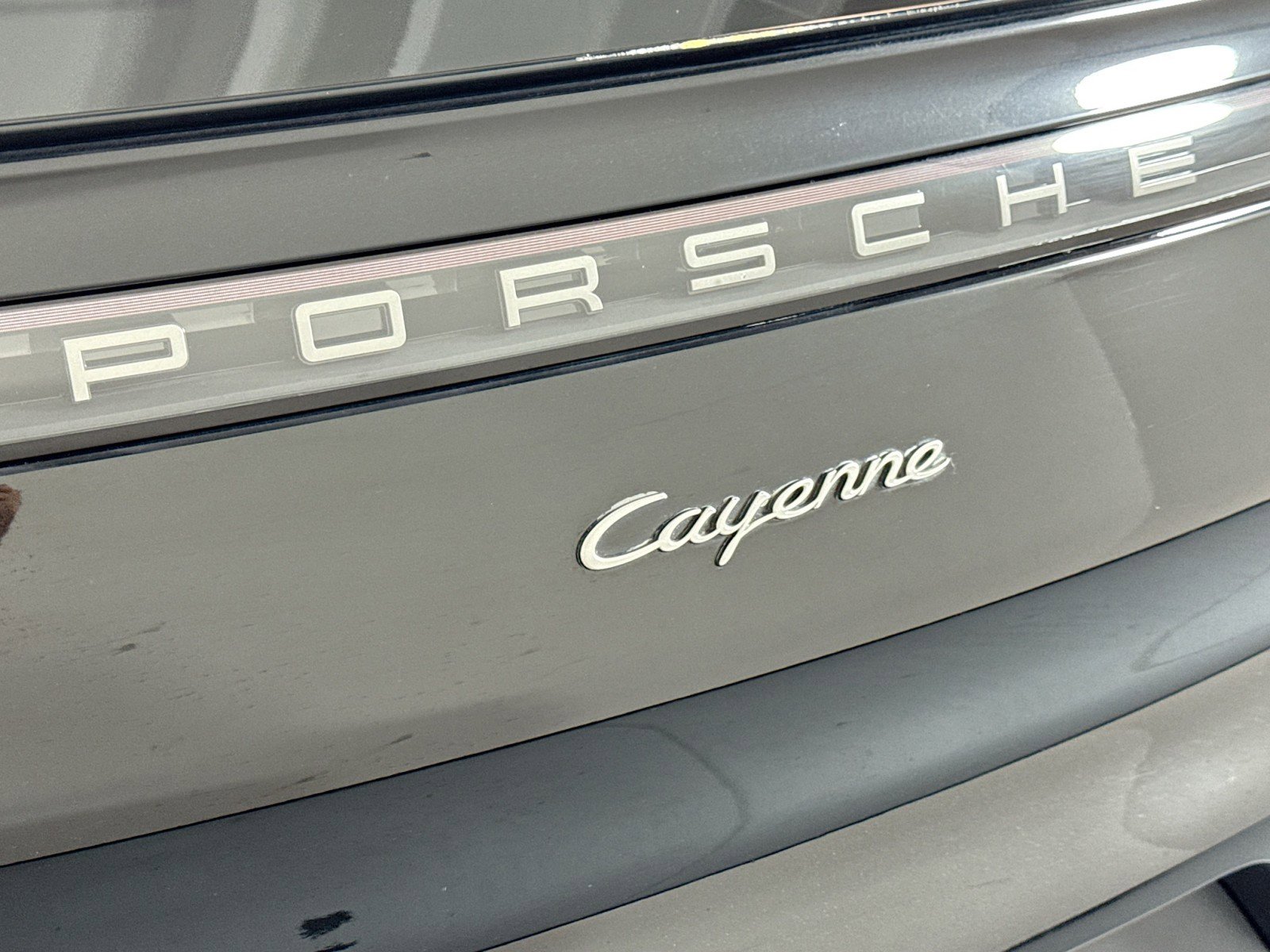 Used 2023 Porsche Cayenne Platinum Edition image 24