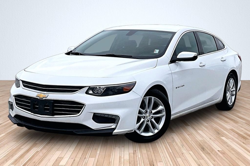 Used 2017 Chevrolet Malibu LT FWD image 1