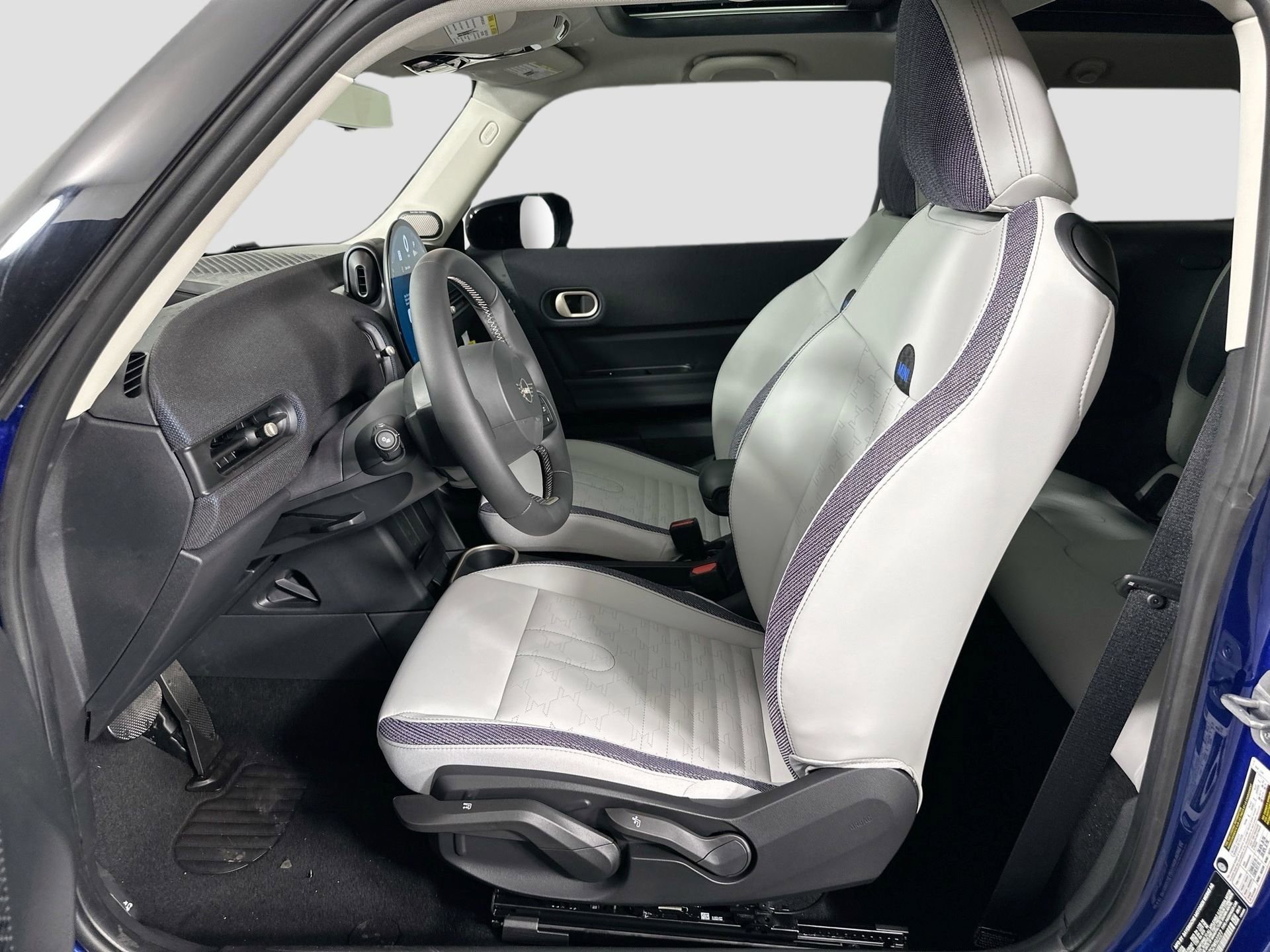 Certified 2025 MINI Cooper 2-Door Hardtop image 20