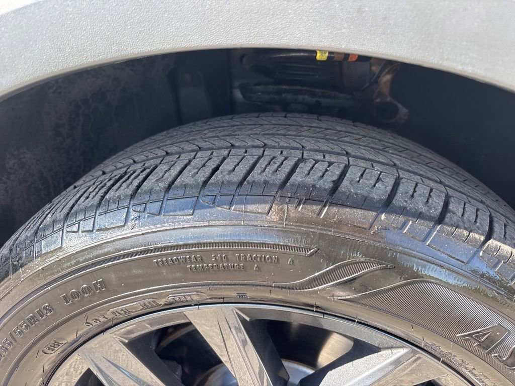 Used 2022 Volkswagen Tiguan SE w/ Panoramic Sunroof Package image 9