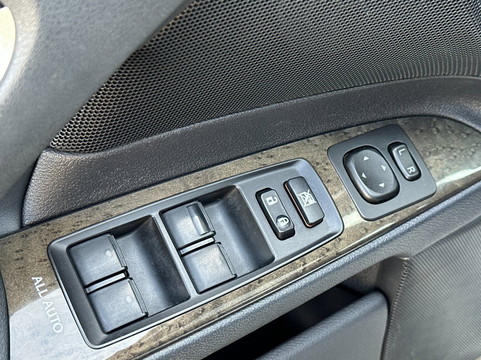 Used 2011 Lexus IS 250 w/ Premium Pkg Value Edition RWD image 11