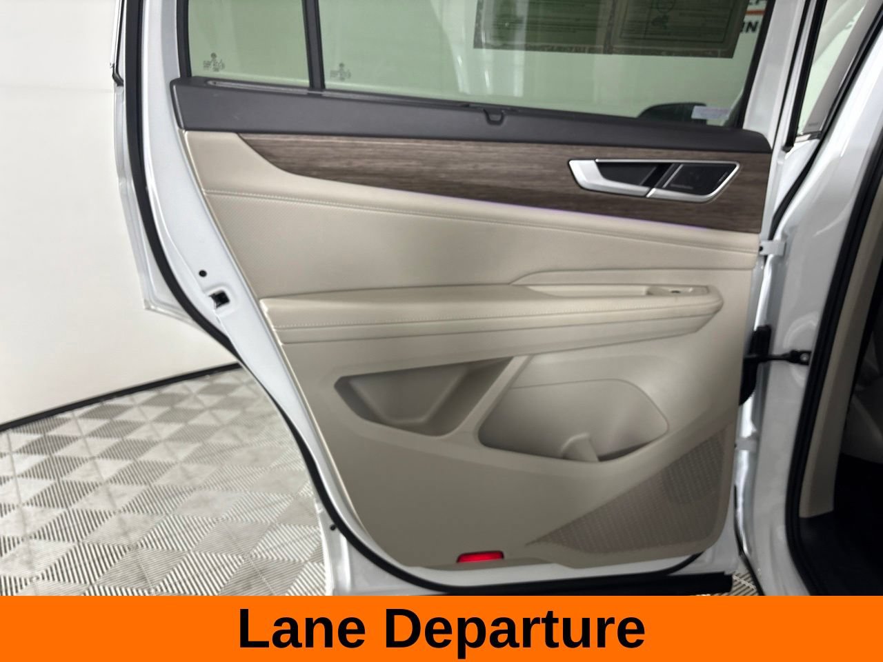 Used 2024 Volkswagen Atlas SEL Premium R-Line AWD/4WD image 23