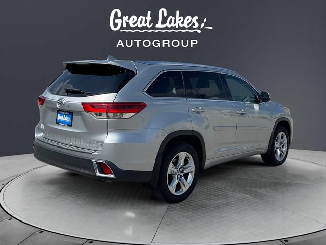 Used 2017 Toyota Highlander Limited w/ Carpet Mat Package AWD/4WD image 5
