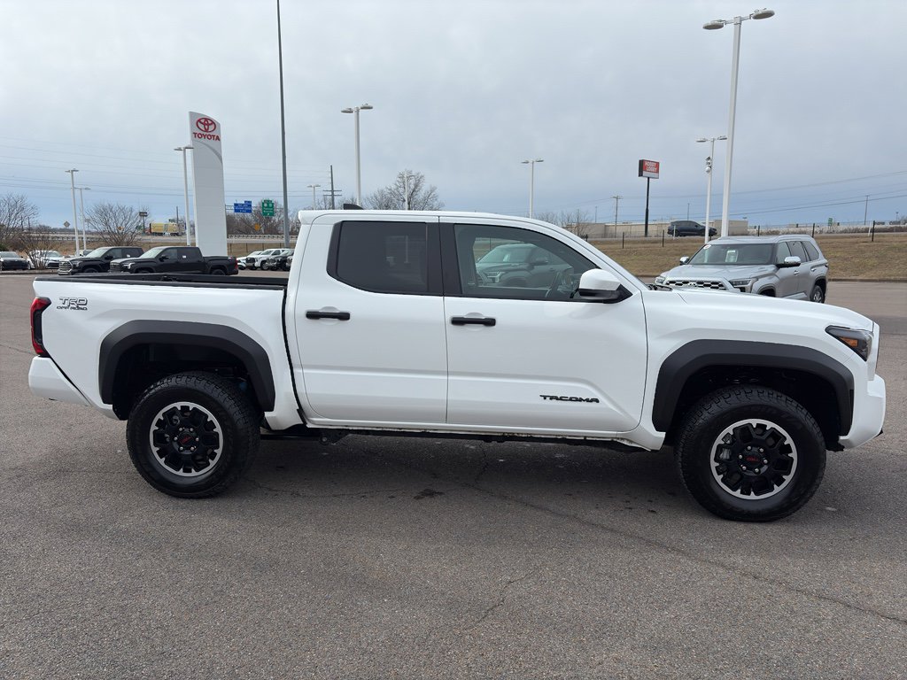 Used 2025 Toyota Tacoma TRD Off-Road image 7
