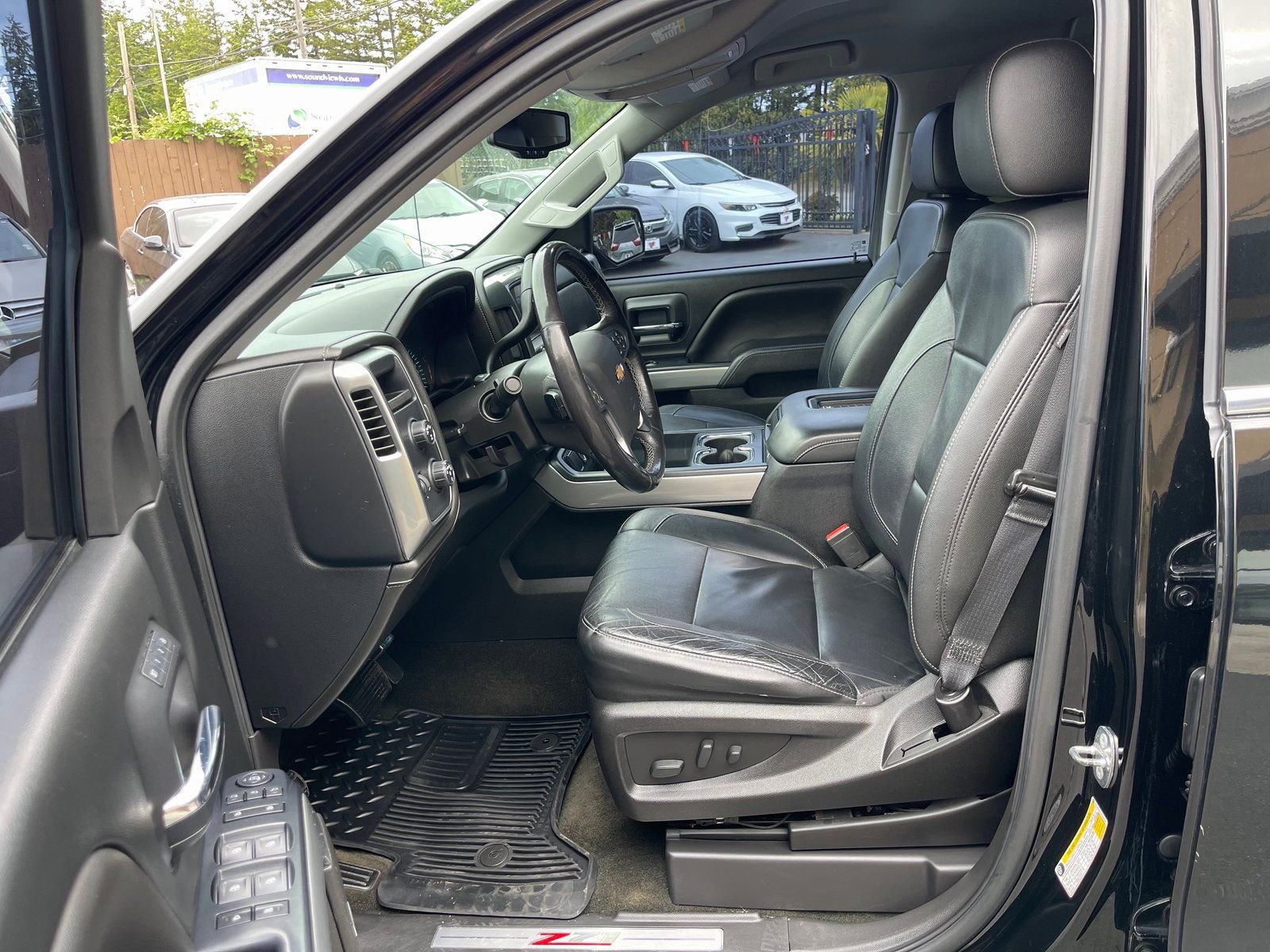 Used 2018 Chevrolet Silverado 1500 LTZ Z71 w/ LTZ Plus Package AWD/4WD image 9