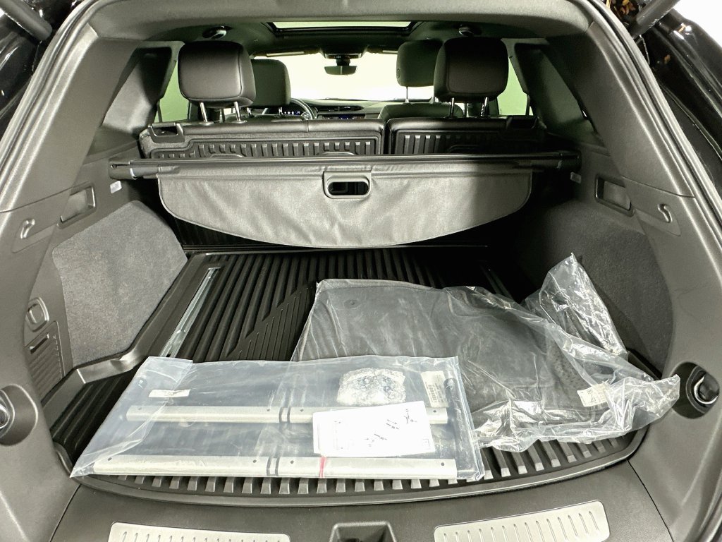 New 2026 Cadillac XT5 Premium Luxury w/ LPO, Floor Liner Package AWD/4WD image 32