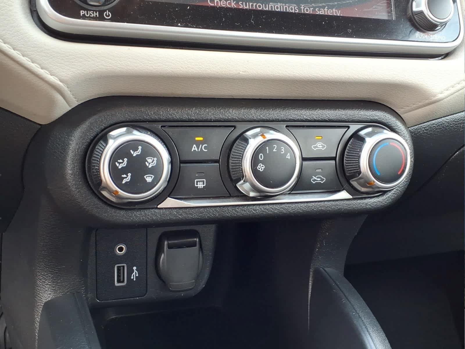Used 2021 Nissan Versa SV FWD image 11