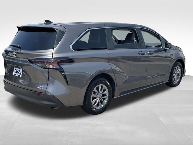 Used 2023 Toyota Sienna LE FWD image 26