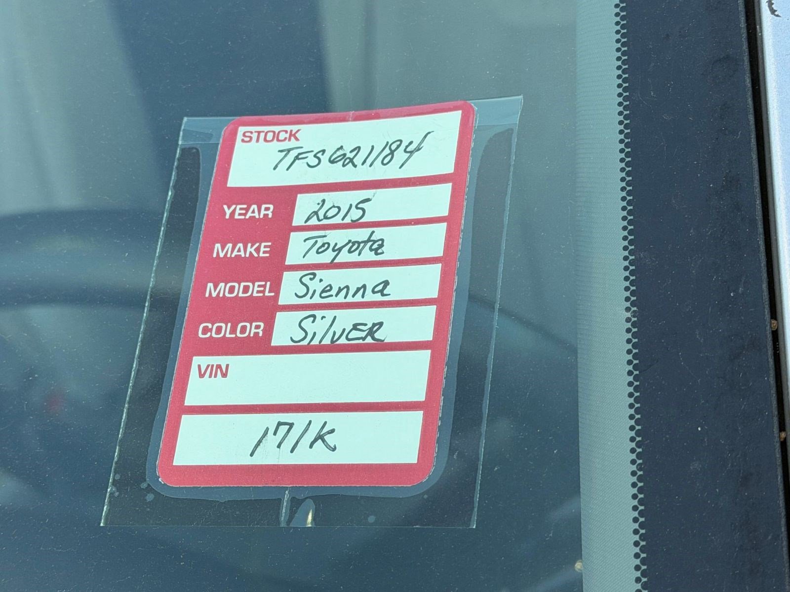 Used 2015 Toyota Sienna LE image 12