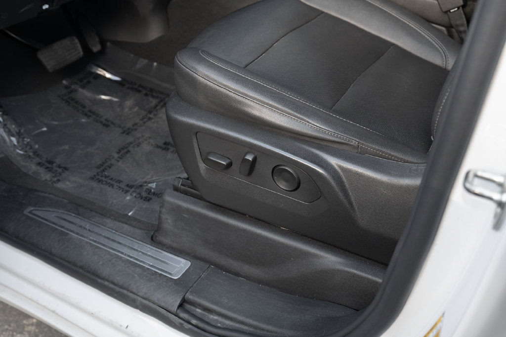 Used 2024 GMC Sierra 1500 SLT AWD/4WD image 22