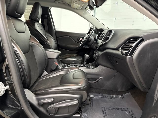 Used 2020 Jeep Cherokee Latitude Plus AWD/4WD image 26