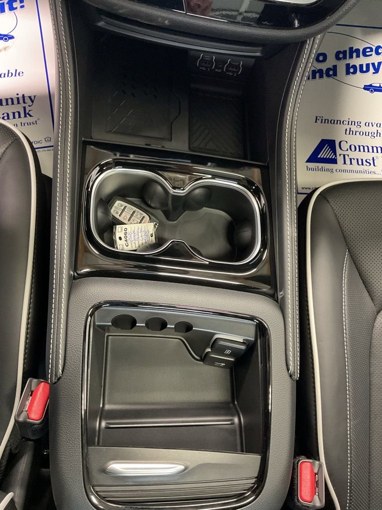 New 2025 Chrysler Pacifica Limited image 17