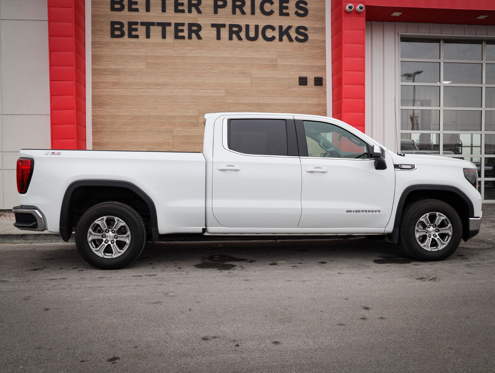 Used 2023 GMC Sierra 1500 SLE w/ X31 Off-Road Package image 2