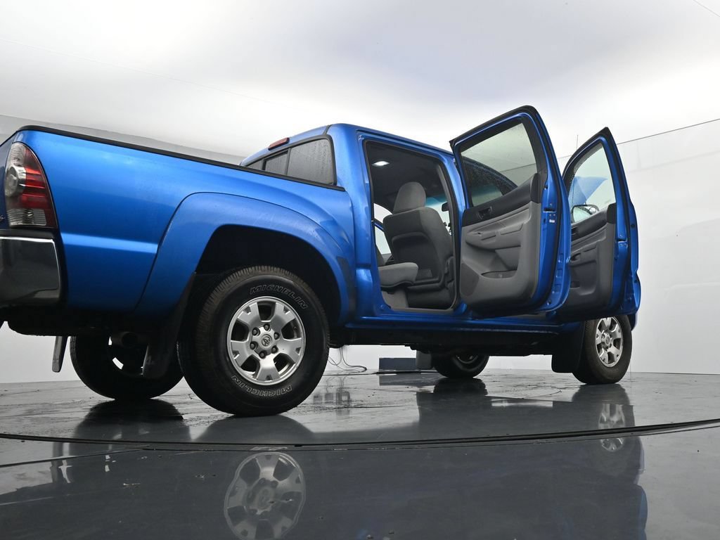Used 2011 Toyota Tacoma 4x4 Double Cab w/ SR5 Pkg #2 image 29