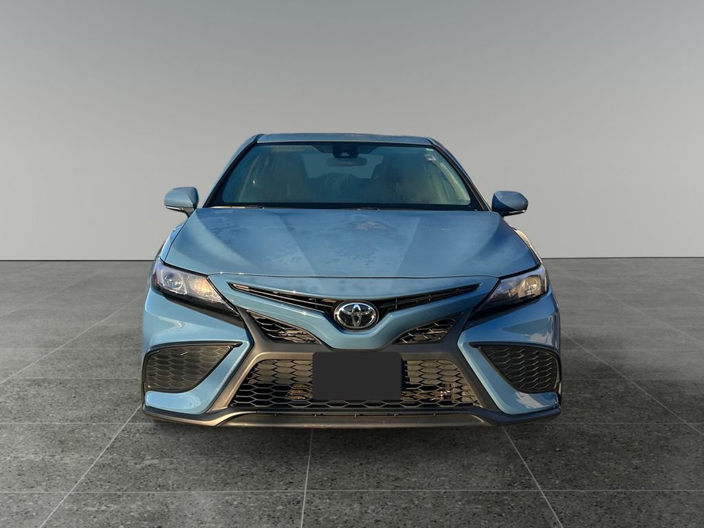 Used 2024 Toyota Camry SE w/ Cold Weather Package FWD image 2