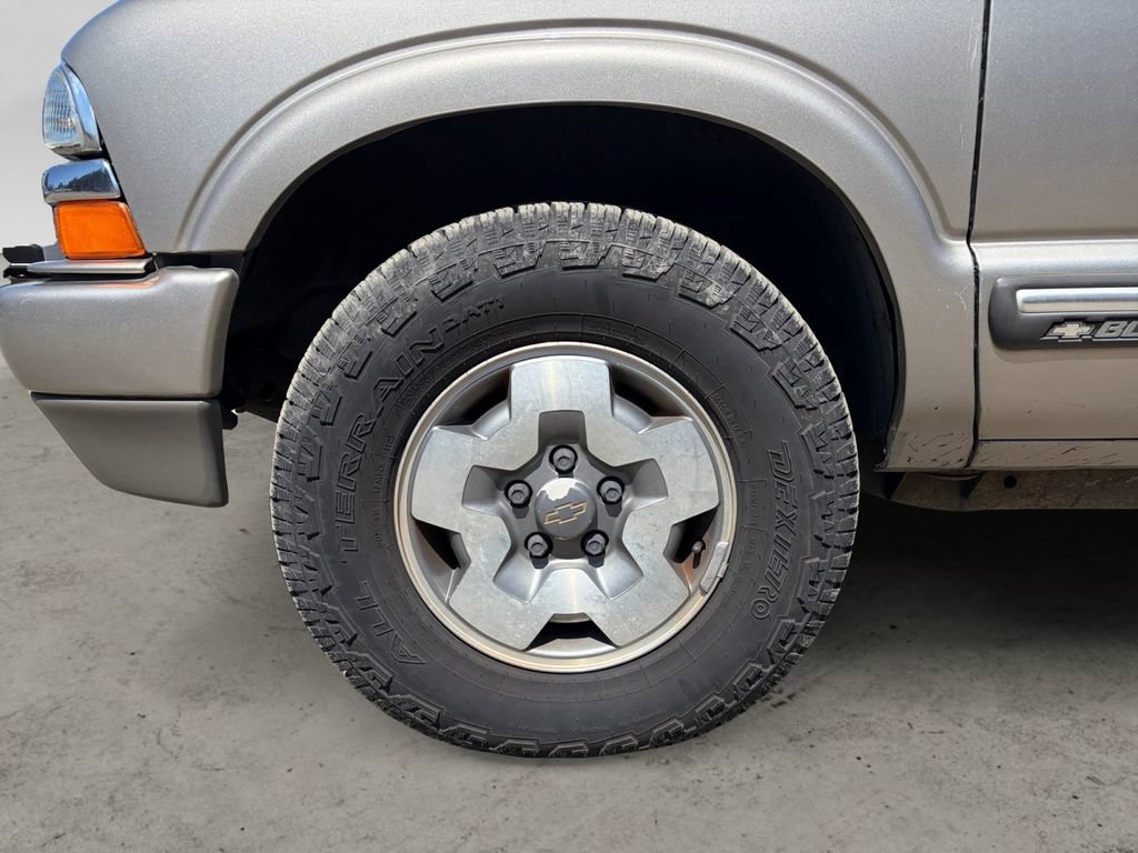 Used 2002 Chevrolet Blazer LS w/ Preferred Equipment Group AWD/4WD image 9